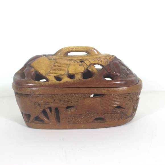 Vintage Carved Wood Box with Lid, Hand Carved African Safari Animals, Handmade - Picture 5 of 9